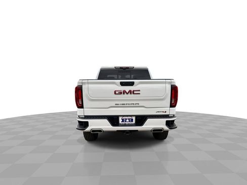 Used 2022 GMC Sierra 1500 AT4 w/ Technology Package image 8