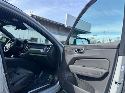 New 2026 Volvo XC60 T8 Ultra w/ Climate Package AWD/4WD image 11