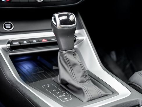 Certified 2025 Audi Q3 2.0T Premium Plus w/ Premium Plus Package image 18