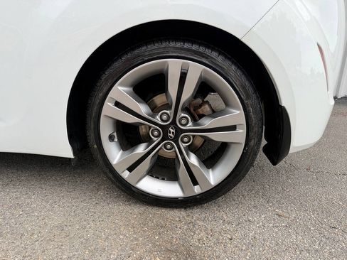 Used 2013 Hyundai Veloster w/ Tech Pkg FWD image 20