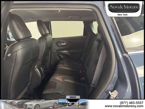 Used 2022 Jeep Cherokee Latitude Lux AWD/4WD image 10