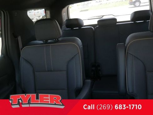 New 2026 Chevrolet Traverse High Country w/ LPO, Floor Liner Package AWD/4WD image 41