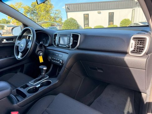 Used 2018 Kia Sportage LX AWD/4WD image 27