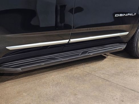 Used 2024 GMC Yukon Denali image 39