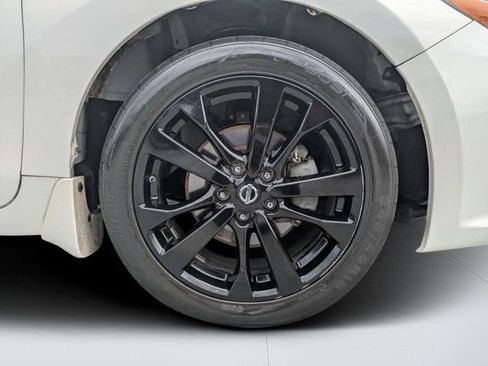 Used 2018 Nissan Altima 2.5 SR w/ SR Midnight Edition FWD image 10