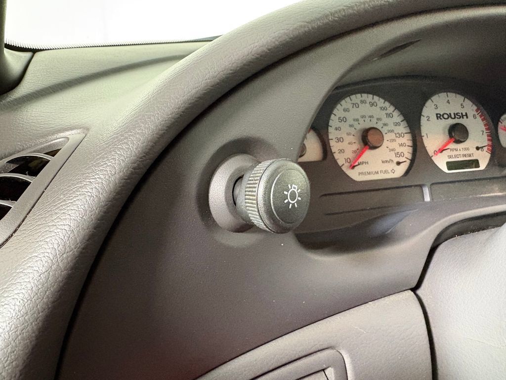 Used 2004 Ford Mustang GT RWD image 14