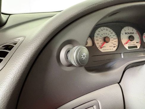 Used 2004 Ford Mustang GT RWD image 14