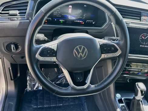 Used 2024 Volkswagen Tiguan SE AWD/4WD image 17