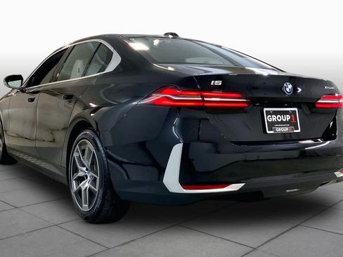 Used 2025 BMW i5 xDrive40 w/ Premium Package AWD/4WD image 11