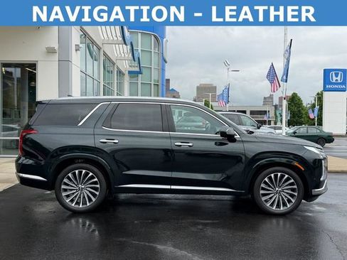 Used 2025 Hyundai Palisade Calligraphy AWD/4WD image 2