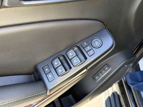 Used 2019 GMC Yukon XL SLT image 20