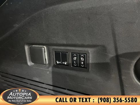 Used 2023 Chevrolet Suburban Premier image 20