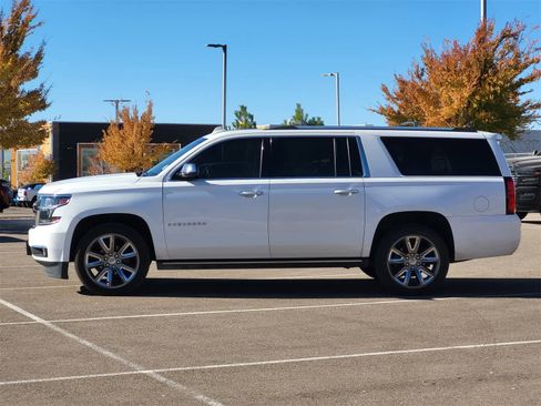Used 2018 Chevrolet Suburban Premier image 4