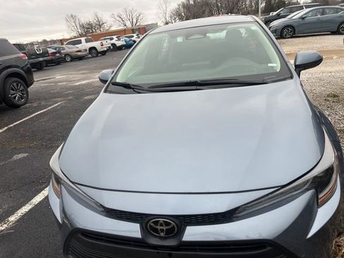 Used 2024 Toyota Corolla LE image 2