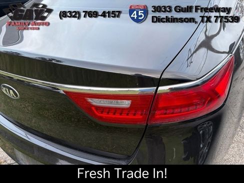 Used 2017 Kia Cadenza Technology image 10