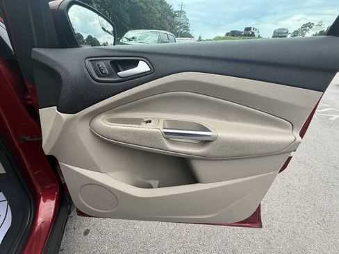 Used 2018 Ford Escape SE w/ SE Sync 3 Package FWD image 16