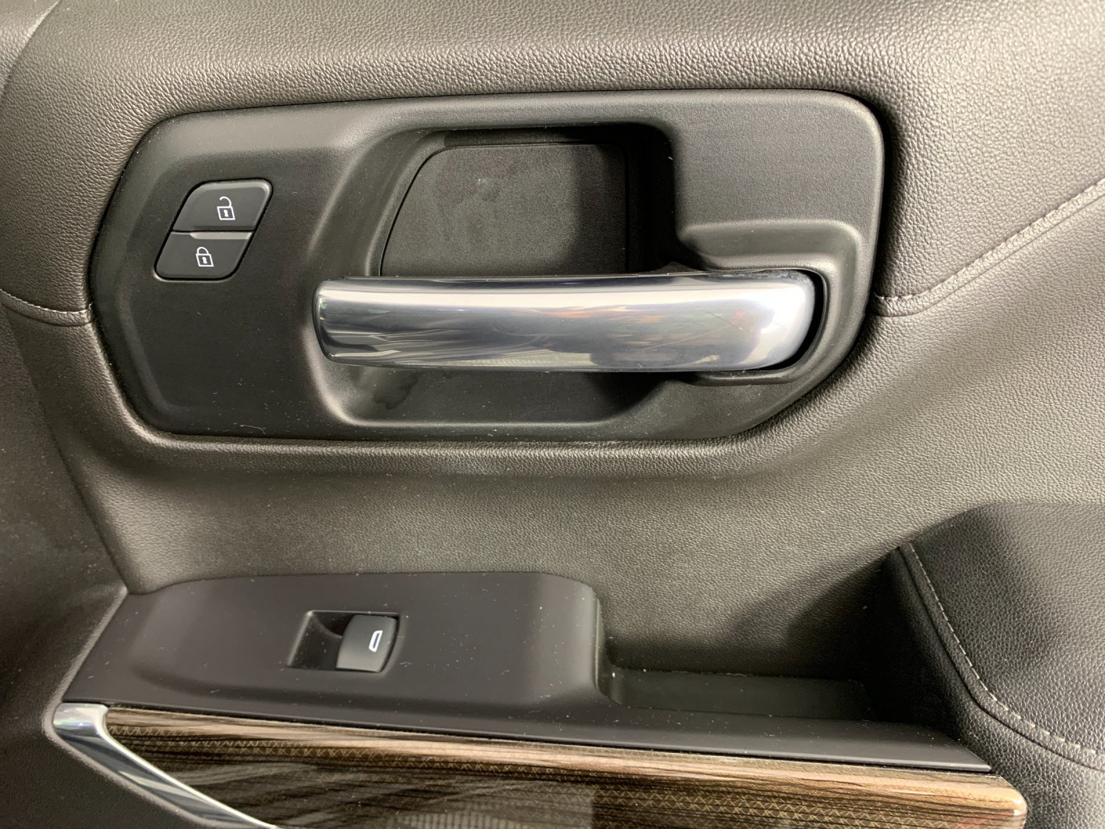 Used 2019 Chevrolet Silverado 1500 RST AWD/4WD image 38