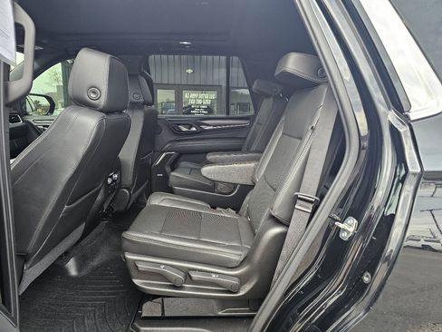 Used 2021 GMC Yukon Denali w/ Denali Premium Package image 11