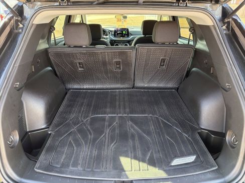 Used 2023 Chevrolet Blazer LT w/ Midnight/Sport Edition image 6