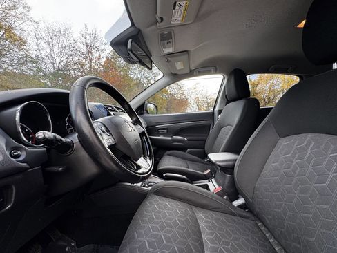 Used 2021 Mitsubishi Outlander Sport SE image 12