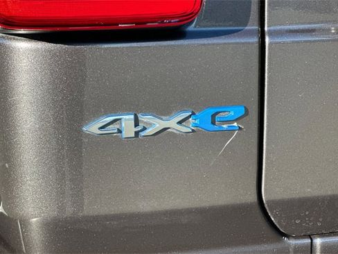 Used 2023 Jeep Wrangler Unlimited Sahara w/ Cold Weather Group image 34