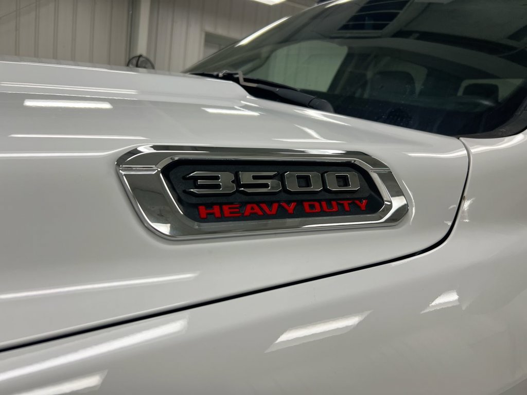 Used 2020 RAM 3500 Tradesman w/ Chrome Appearance Group AWD/4WD image 18