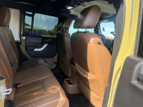 Used 2013 Jeep Wrangler Unlimited Rubicon w/ Dual Top Group AWD/4WD image 27