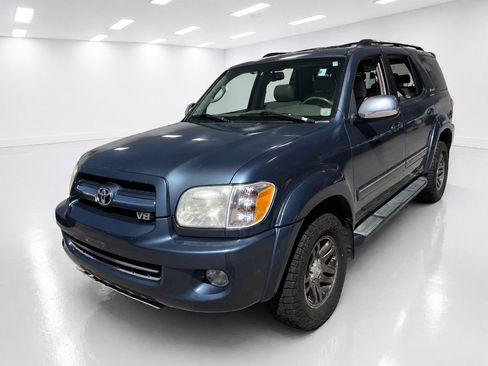 Used 2007 Toyota Sequoia Limited w/ Preferred Accessory Pkg AWD/4WD image 6