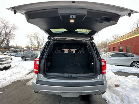 Used 2018 Ford Expedition XLT image 36