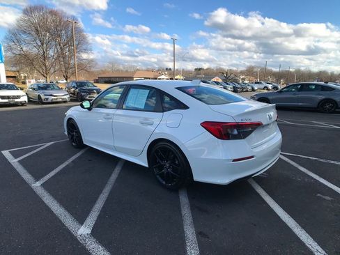 Certified 2024 Honda Civic Sport image 9