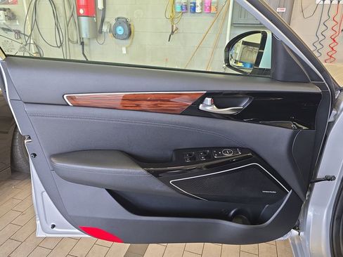 Used 2017 Kia Cadenza Premium w/ Luxury Package image 29