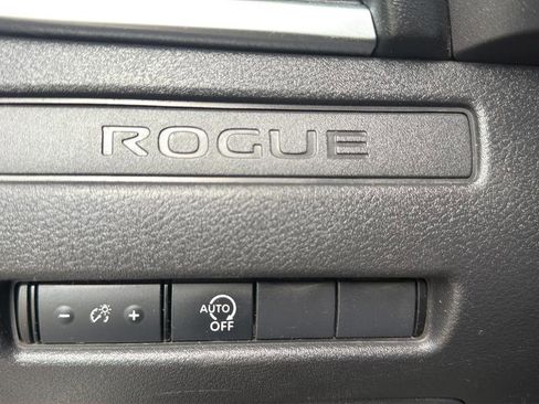 Used 2023 Nissan Rogue S AWD/4WD image 19