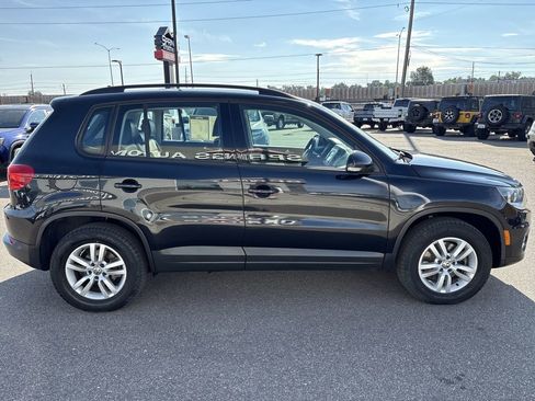 Used 2017 Volkswagen Tiguan S image 6