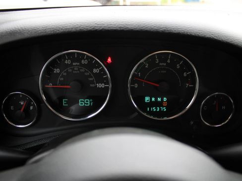 Used 2012 Jeep Wrangler Sport w/ Connectivity Group image 11