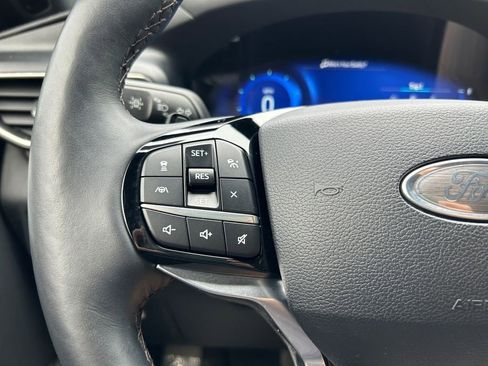 Used 2021 Ford Explorer Platinum w/ Equipment Group 601A image 18