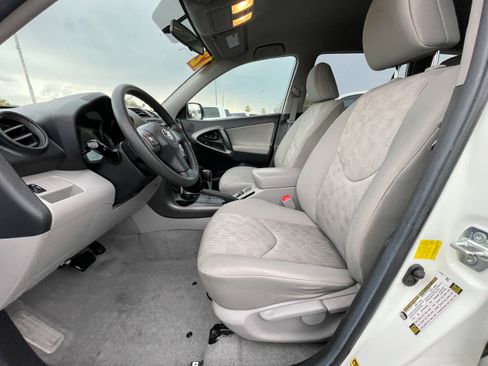 Used 2012 Toyota RAV4 FWD w/ Value Pkg image 12
