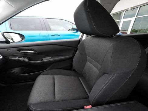 Used 2025 Nissan Rogue SV FWD image 13
