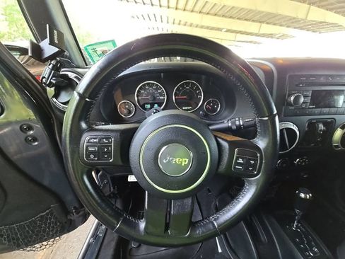 Used 2016 Jeep Wrangler Unlimited Rubicon w/ Dual Top Group AWD/4WD image 3