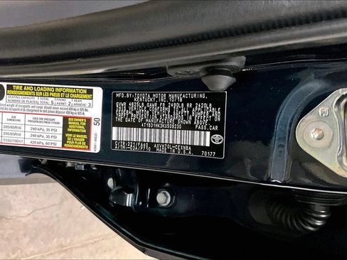 Used 2019 Toyota Camry LE FWD image 18