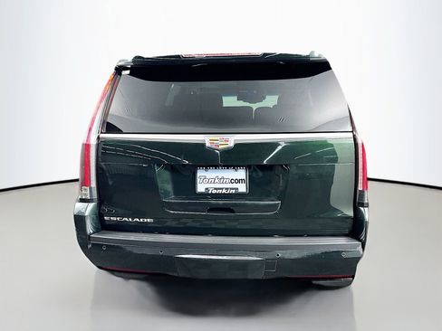 Used 2016 Cadillac Escalade Platinum AWD/4WD image 6