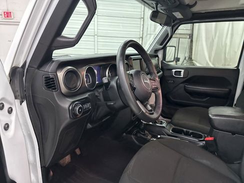 Used 2019 Jeep Wrangler Sport AWD/4WD image 9