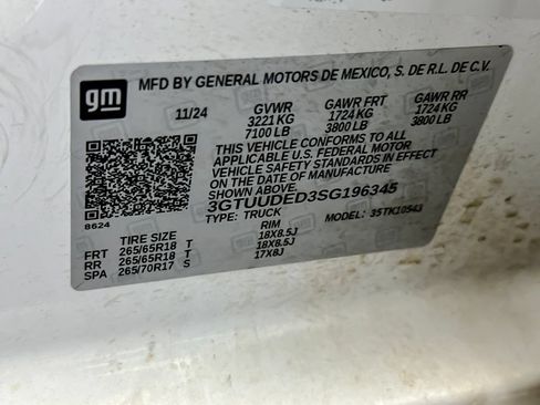 Used 2025 GMC Sierra 1500 SLT AWD/4WD image 27