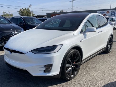 Used 2017 Tesla Model X P100D image 2