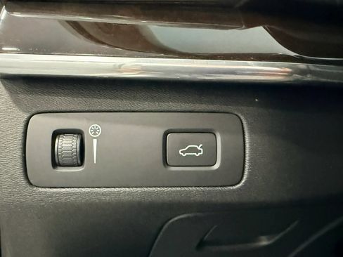 Used 2019 Volvo XC90 T5 Momentum FWD image 27