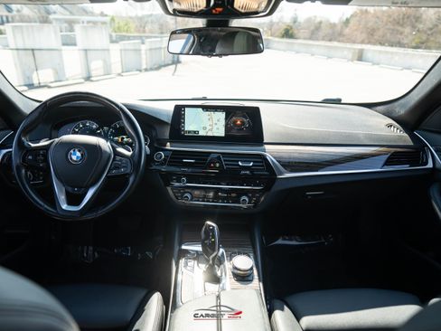 Used 2018 BMW 530i xDrive w/ Premium Package image 14