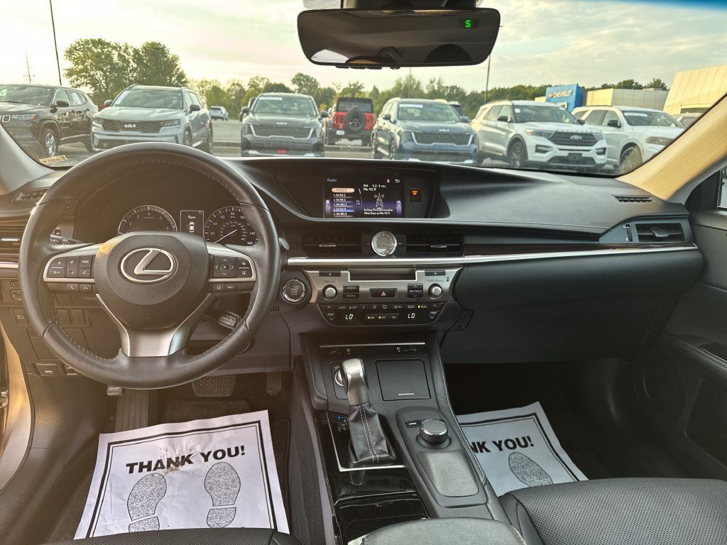Used 2018 Lexus ES 350 w/ Premier Package FWD image 15