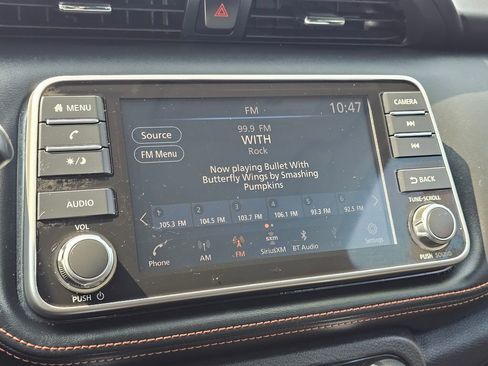 Used 2020 Nissan Kicks SR image 22