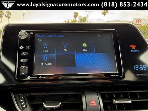 Used 2018 Toyota C-HR XLE FWD image 21