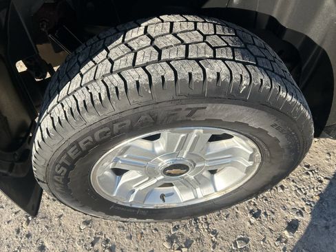 Used 2014 Chevrolet Suburban LT image 11