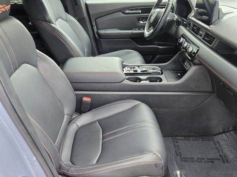 Used 2023 Honda Pilot TrailSport image 19